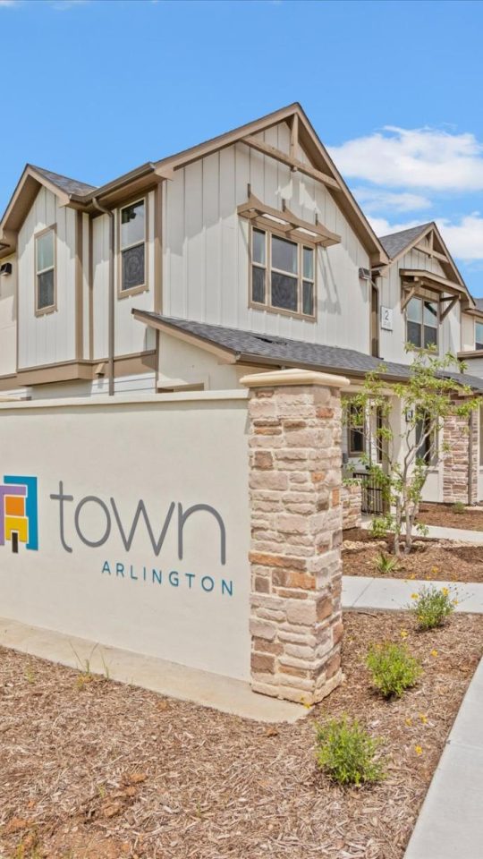 the town at westchase apartments in westchase, texas at The Town Arlington